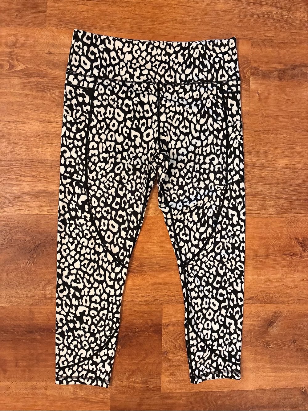 ZYIA NWOT Safari Brilliant Hi-Rise 7/8 24” 14-16 Black White Leopard Activewear